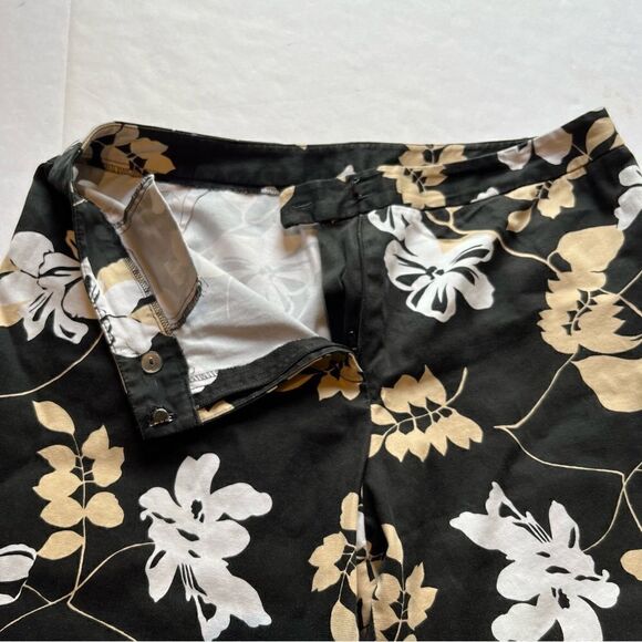 Rafaella Women's Cuffed Capris Black/White/Tan Floral Size 16 - Picture 5 of 6
